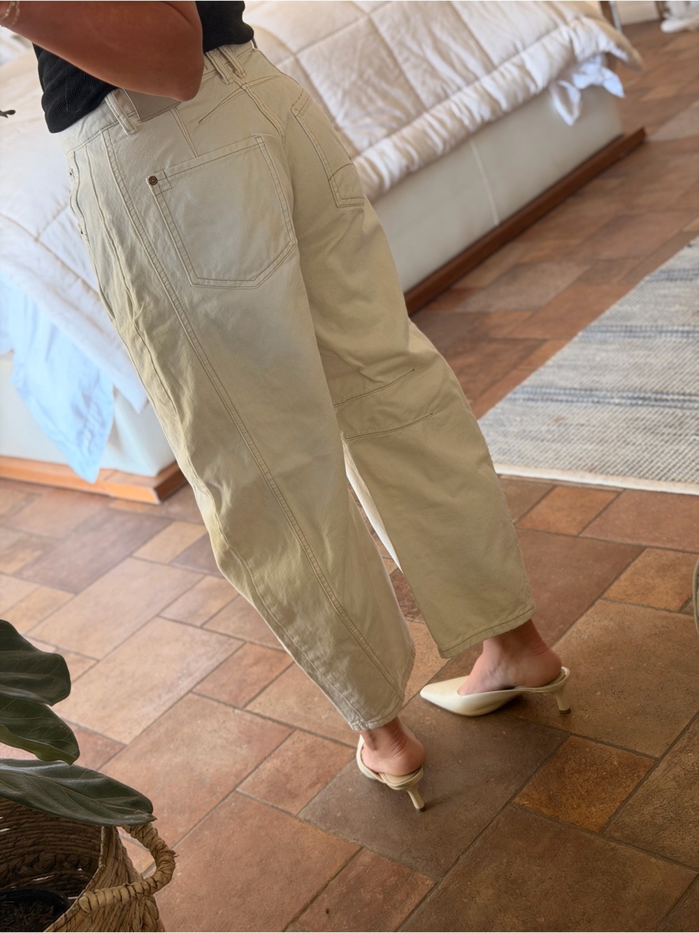 Free People We The Free Light Cream Wide-Leg Crop Pants - Picture 3 of 9